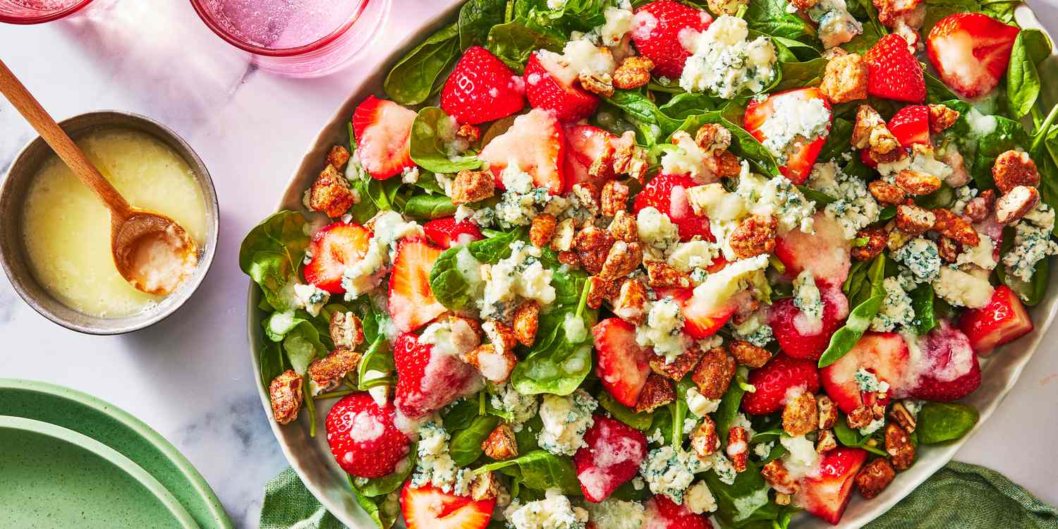 Healthy Strawberry Spinach Salad: A Mediterranean Twist for Any Occasion