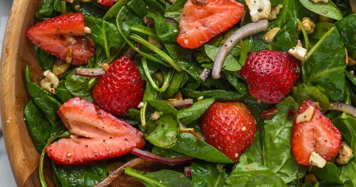 The Best Strawberry Spinach Salad: Feta, Pecans & Balsamic Perfection